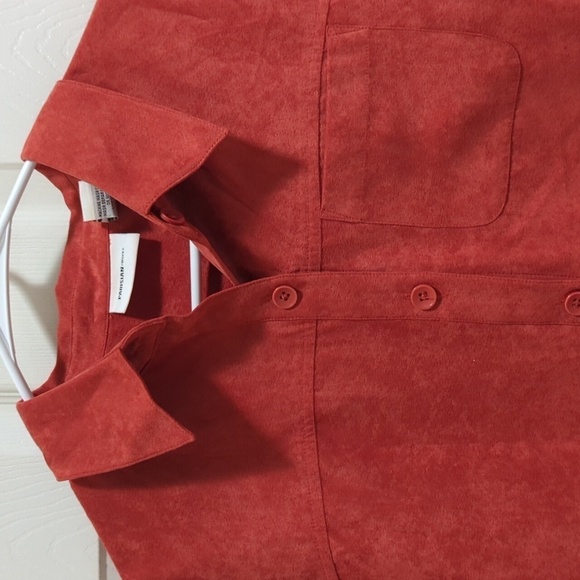 Parisian Works Women's Salmon Long Sleeve Button Down Faux Suede Shirt Size Med - Picture 3 of 10